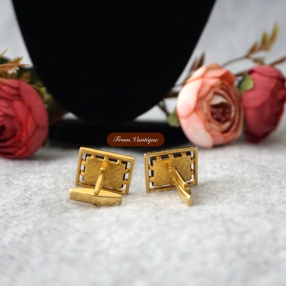 👔 VINTAGE Men Suit Solid Black Rectangle Gold Cufflinks 🔗 - Picture 2 of 4